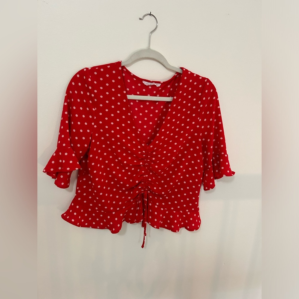 Red polka dot scrunch center top